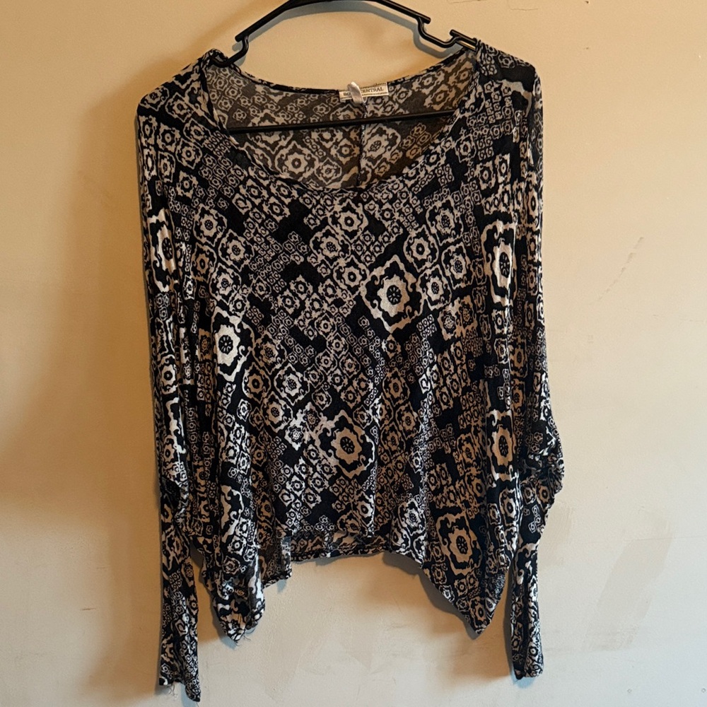 Body Central Monochrome Patterned Top